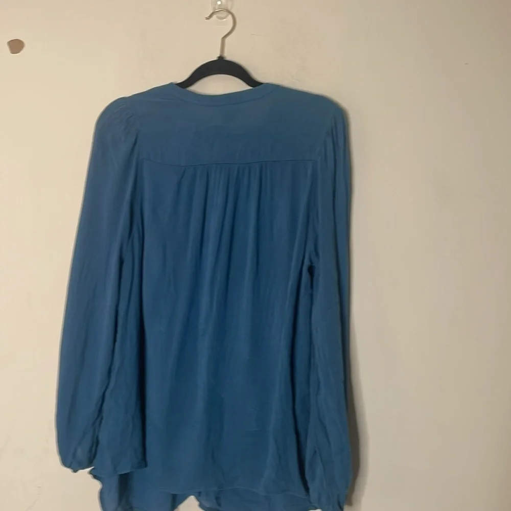NWT Torrid 00 blue long sleeve blouse​